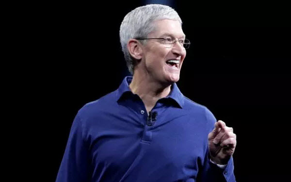 Тим Кук критикует Surface Book и рекламирует iPad Pro