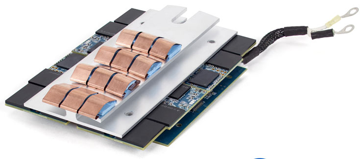 Aura объемом 4 ТБ в 16 раз увеличивает SSD настольного компьютера Apple Mac Pro образца 2013 года