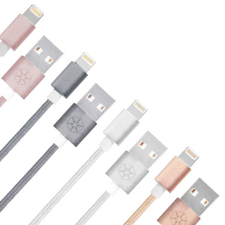 Кабель SilverStone CPU03 имеет нейлоновую оплетку, а корпуса разъемов изготовлены из алюминия