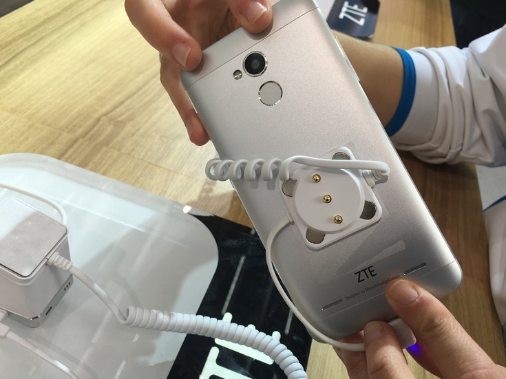 Анонсированы цельнометаллические смартфоны ZTE Blade V7 и Blade V7 Lite (фото с выставки)