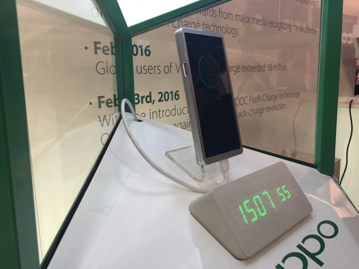 Oppo показала технологию быстрой зарядки Super VOOC Flash Charge