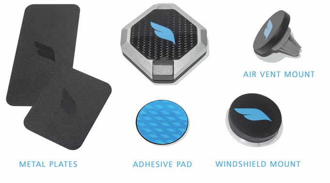 Смартфон удерживается на креплении Bluejay с помощью магнита