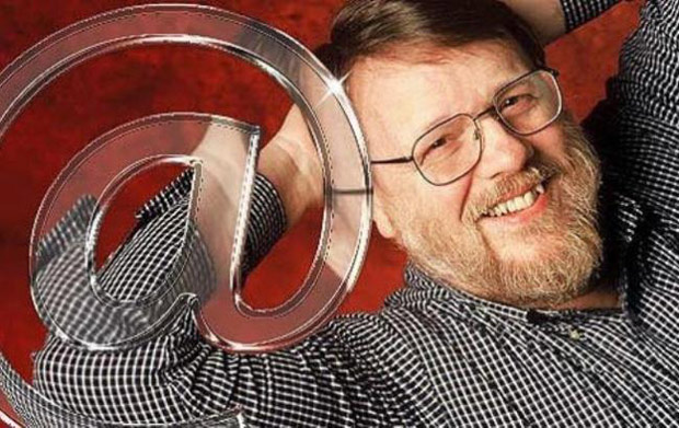 Скончался создатель электронной почты и «собаки»