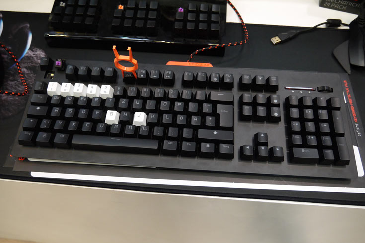 В экспозицию Geil / EpicGear на CeBIT вошли модули памяти DDR4 и клавиатура Defiant