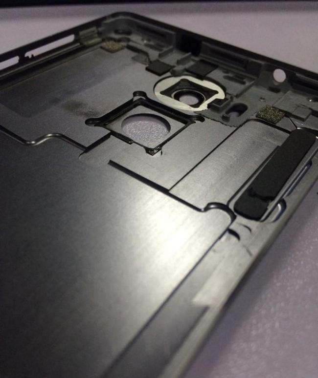 Vernee Apollo называют первым смартфоном с двухмиллиметровой задней крышкой из титанового сплава