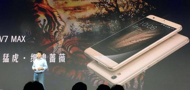 Представлены смартфоны ZTE Blade A910 и Blade V7 Max