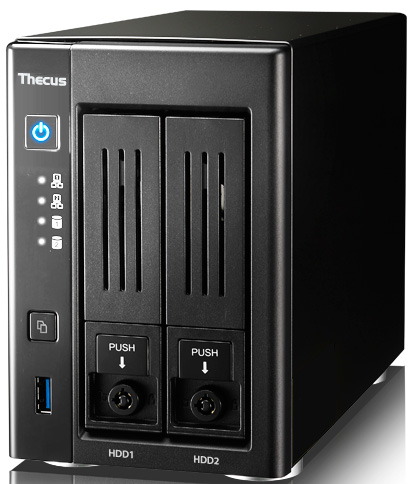 Thecus N2810PRO оснащен портами USB 3.0, S/PDIF, HDMI и DisplayPort