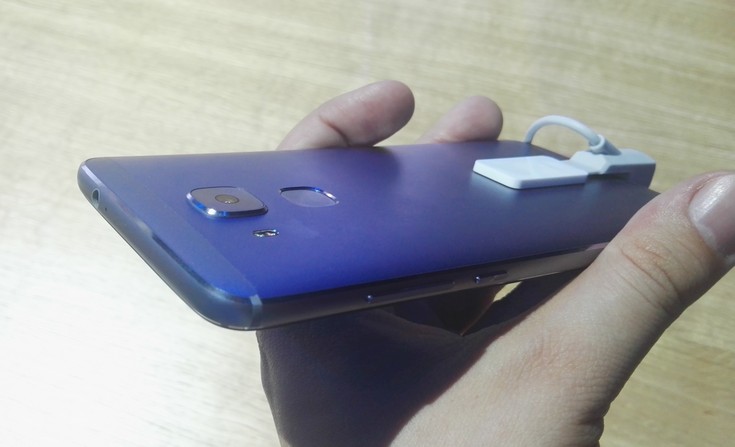 Смартфоны Huawei Nova и Nova Plus оцениваются в 400 и 430 евро соответственно