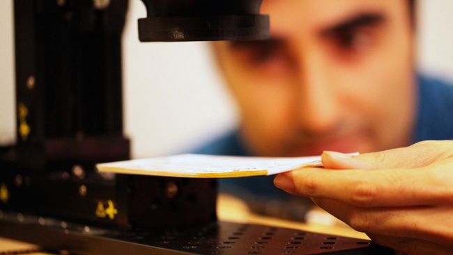 Специалисты MIT работают над камерой, которая позволит узнать содержимое книги, не открывая ее