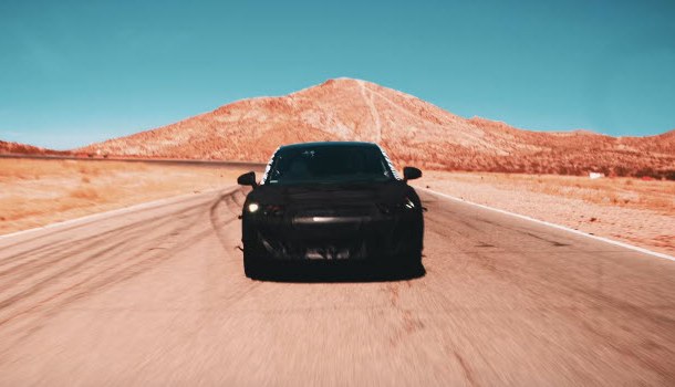 Компания Faraday Future, которая испытывает финансовые трудности, рекламирует свой новый электромобиль
