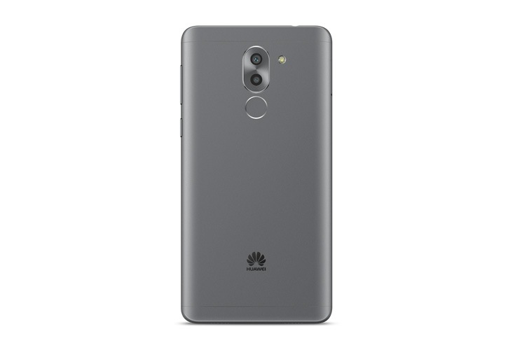 Смартфон Huawei Mate 9 Lite получился значительно проще старшей версии