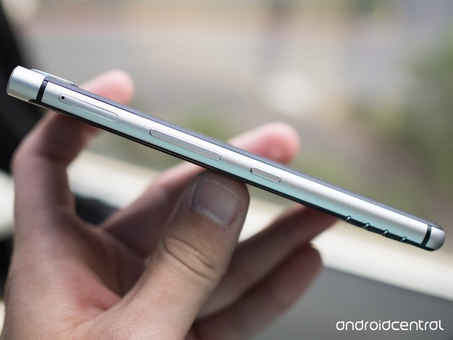 Смартфон BlackBerry Mercury представят только на MWC 2017, опубликованы новые фотографии