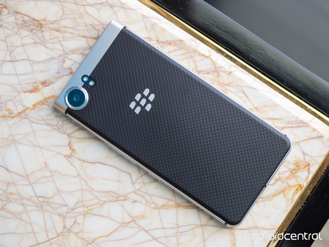 Смартфон BlackBerry Mercury представят только на MWC 2017, опубликованы новые фотографии