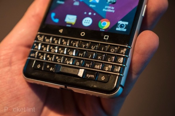 CES-2017: BlackBerry Mercury с QWERTY-клавиатурой показан живьем