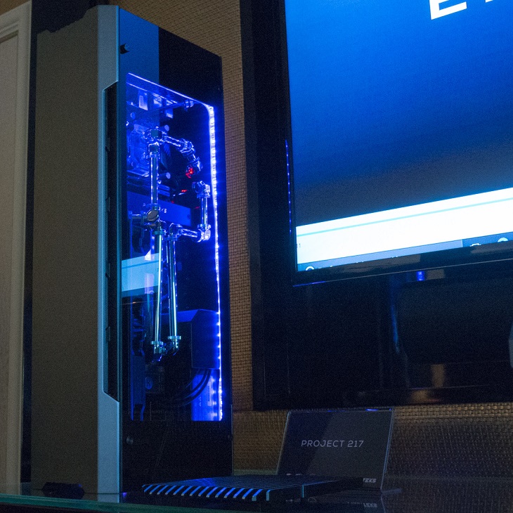 В корпусах Phanteks Project 217 и 217S видеокарта не подключена напрямую к системной плате