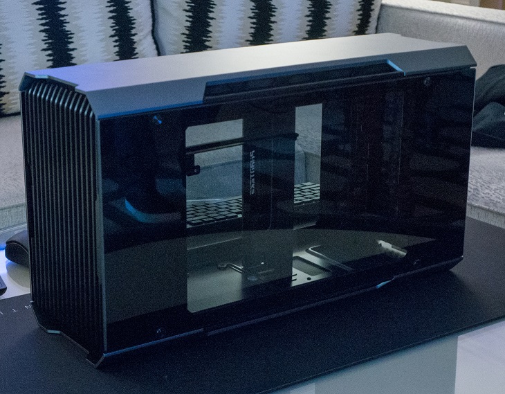 В корпусах Phanteks Project 217 и 217S видеокарта не подключена напрямую к системной плате