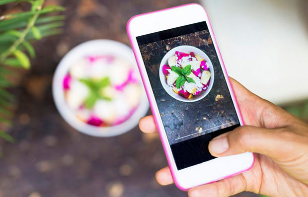 Эксперты уверены, что смартфоны и интернет делают нас глупее