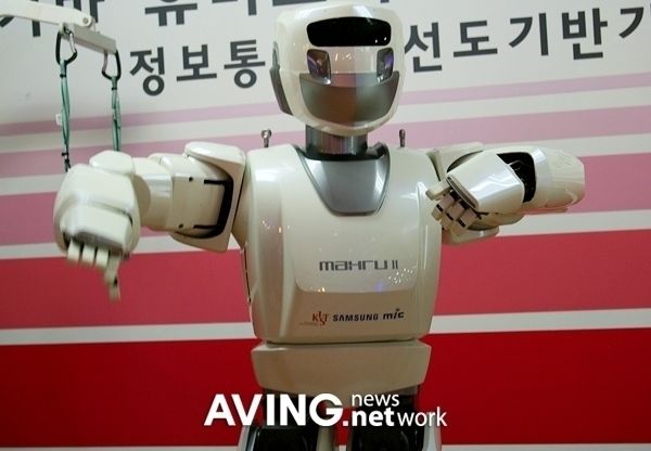 Intelligent Robotics Research Center Mahru 2 робот Mahru 1, Bum-Jae You