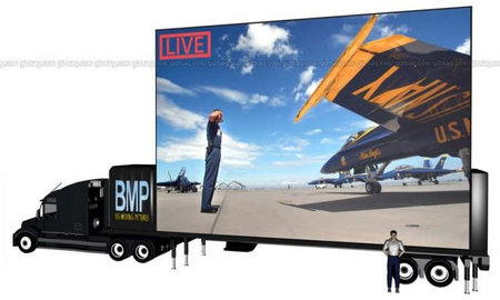 Strongbase MEGASCREEN Big Moving Pictures дисплей