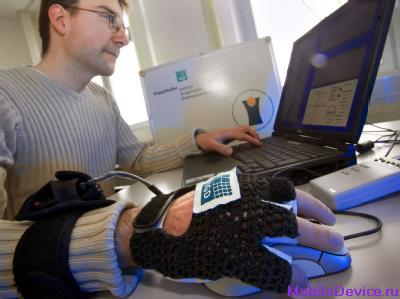 Fraunhofer Institute EmoGlove перчатка